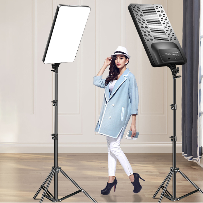 لوحة إضاءة ستوديو صور LED محمو - مراجعة Zoom Lighting Kit وسعره